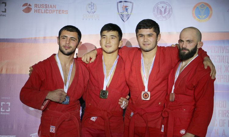 Победители и призеры 1 дня Международного турнира по самбо в Казахстане
