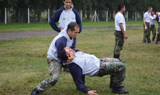 THE ARGENTINE ARMY LEARNS SAMBO BASICS