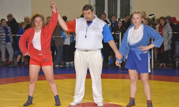 Молодежный чемпионат Украины по самбо прошел в Киеве