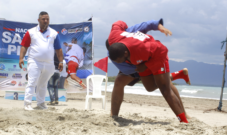 Национальный чемпионат по пляжному самбо состоялся в Доминиканской Республике