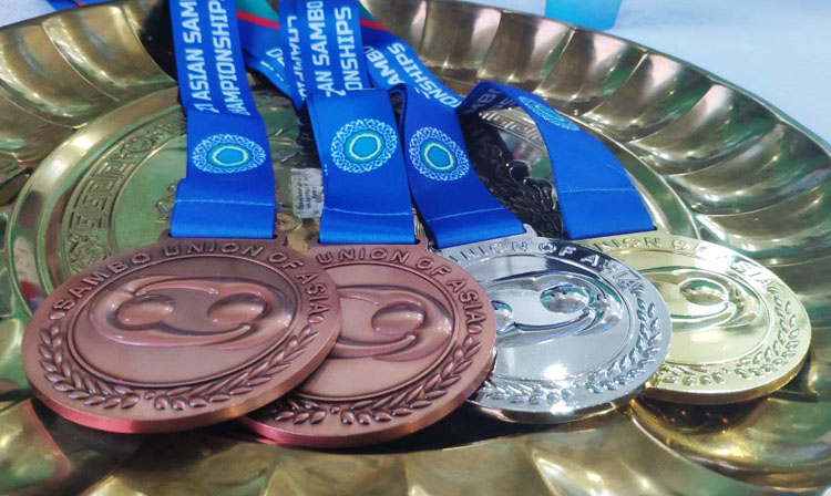 Победители и призеры 1 дня Чемпионата Азии по самбо и Молодежного первенства Азии по самбо в Ташкенте