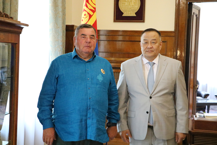 Президент ФИАС награжден Орденом Монголии «Трудовое красное знамя»