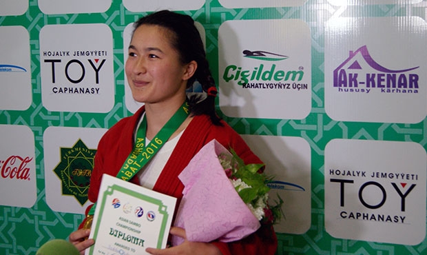 Gulnar Erbolova: "I'm just crazy about the sambo par terre position"