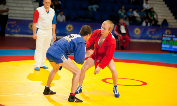 Second day of the 2014 European Sambo Championships: victories and defeats