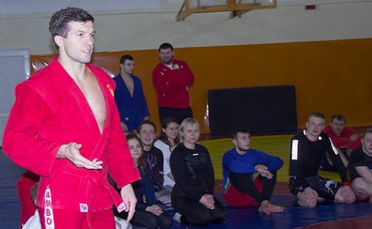 Белорусский самбист Степан Попов провел мастер-класс в Минске