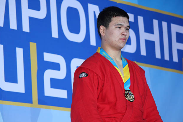 Раймбек Ашикбаев (Казахстан) – свыше 87 кг, юноши