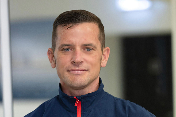 Преодолевая темноту: британский самбист Скотт Бэйли готовится покорить Бишкек