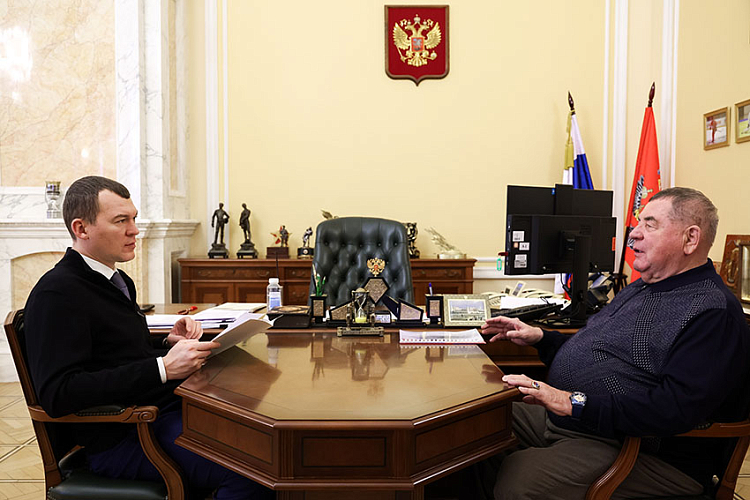 Vasily Shestakov Holds Working Meeting with Mikhail Degtyarev