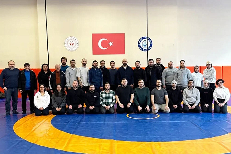 В Бурсе прошел семинар судей по самбо