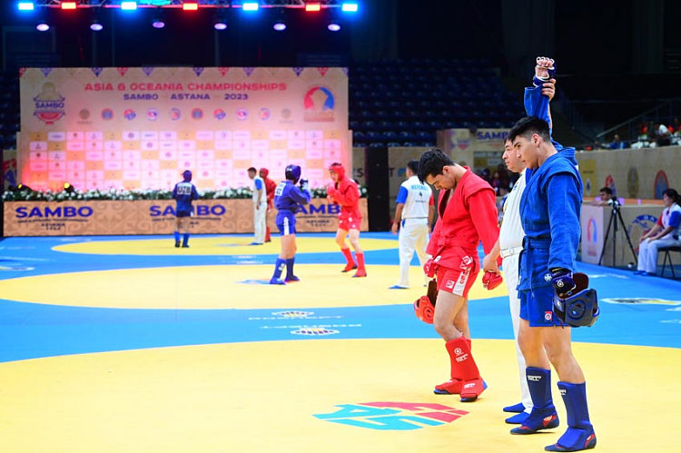 Чемпионат Азии и Океании по самбо в Астане вошел в историю