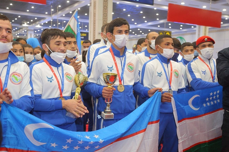 Самбисты Узбекистана получат денежные награды за медали Чемпионата мира 2020