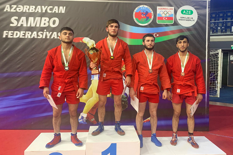 Чемпионат и Молодежное первенство Азербайджана по самбо прошли в Баку