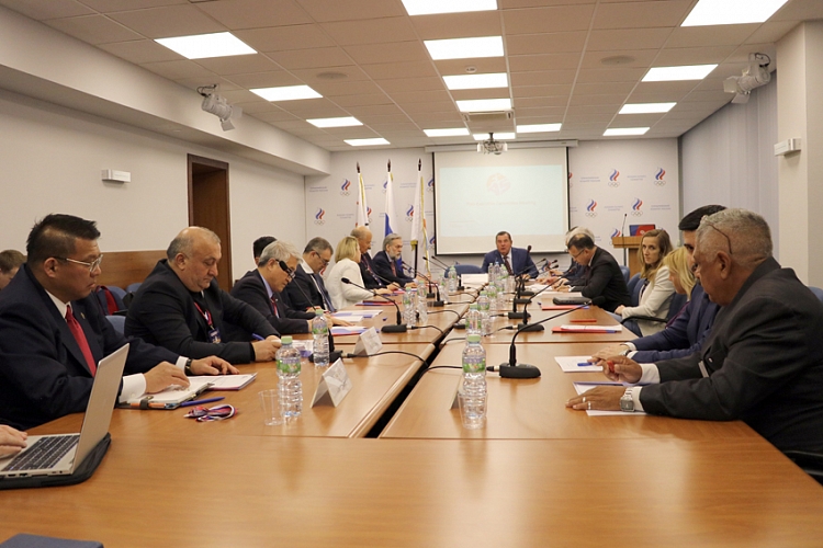 Meeting of FIAS Executive Committee Held in Moscow