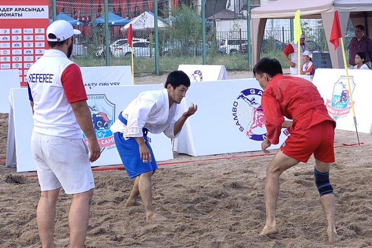 Чемпионат Казахстана по пляжному самбо прошел в Конаеве