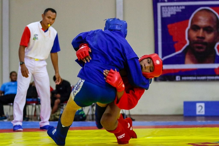 Женское боевое самбо на национальном чемпионате Индонезии