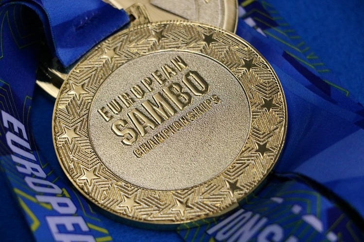 Победители и призёры 1 дня Чемпионата Европы по самбо в Хихоне